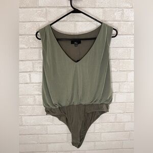 Lulus Body Suit V-neck sleeveless olive green Size XL #1994